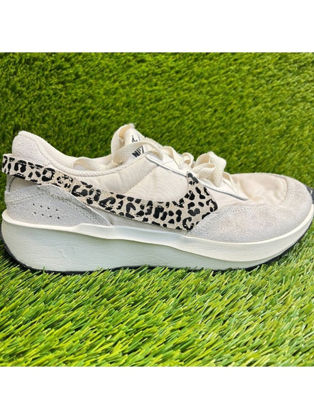 Nike Waffle Debut Leopard Womens Size 8.5 Summit White Running Shoes Sneakers